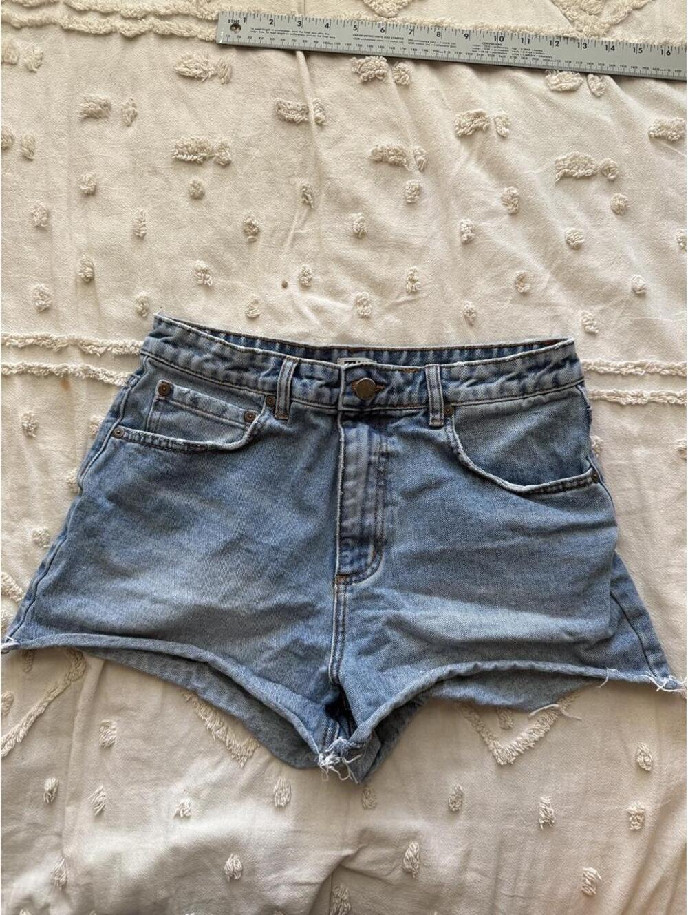 Billabong Light Wash High Rise Raw Hem Denim Shorts Size 29